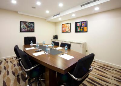 اپریلیس هتل