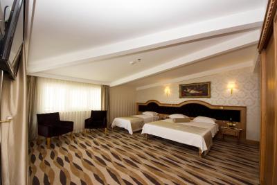 اپریلیس هتل