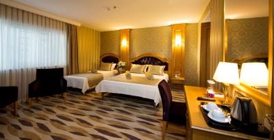 اپریلیس هتل