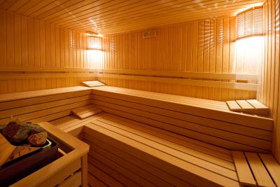 اپریلیس هتل