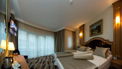 اپریلیس هتل