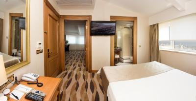 اپریلیس هتل