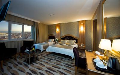 اپریلیس هتل