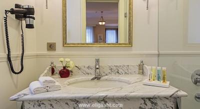 نار سوئیتس پرا