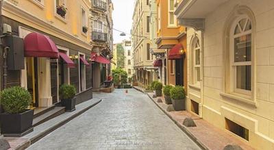 نار سوئیتس پرا