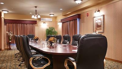 بست وسترن پلاس فردریکتون هتل اند سویتز