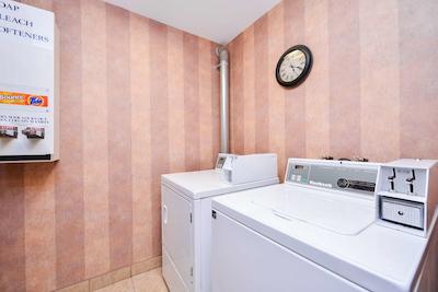 بست وسترن پلاس فردریکتون هتل اند سویتز