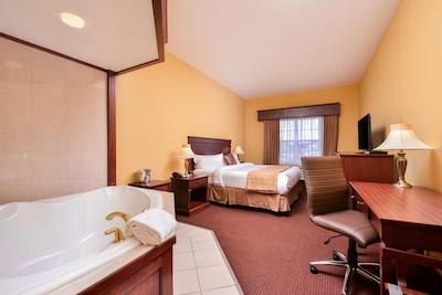 بست وسترن پلاس فردریکتون هتل اند سویتز