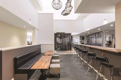 رندزووز هتل پرد سنترال