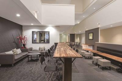 رندزووز هتل پرد سنترال