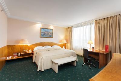 آزیموت هتل اسمولنسکایا مسکو