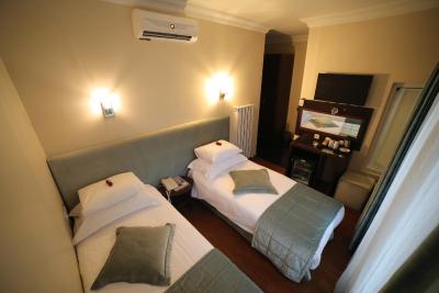 تریا الگانس استانبول