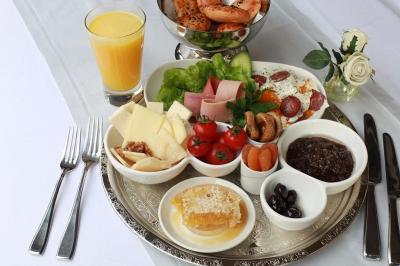 تریا الگانس استانبول