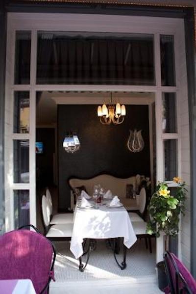 تریا الگانس استانبول