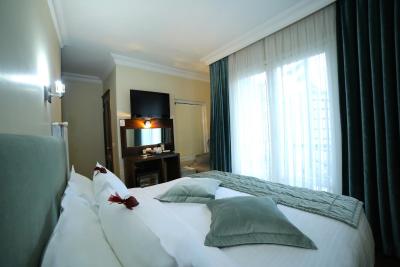 تریا الگانس استانبول