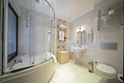 بست وسترن آنتئا پالاس هتل اند اسپا