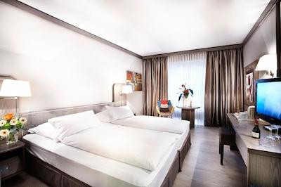 هتل دوسلدرف سیتی بای تولیپ این