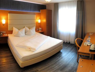 بست وسترن هتل ام کاستل