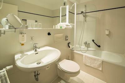 بست وسترن پلاس هتل استینسگارتن