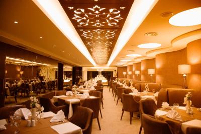 دارک هیل هتل