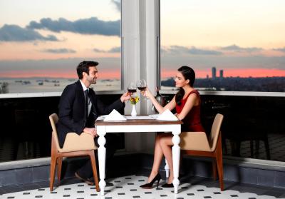 دارک هیل هتل