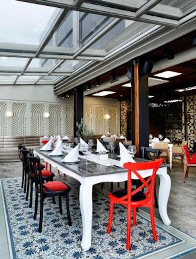 دارک هیل هتل