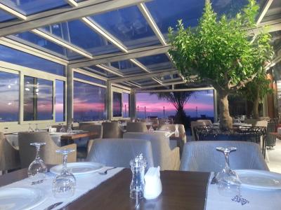 دارک هیل هتل