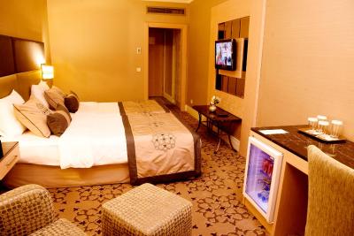 دارک هیل هتل