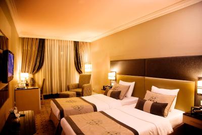 دارک هیل هتل