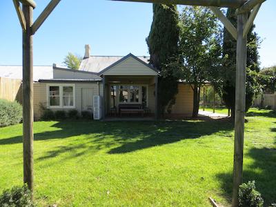 بست وسترن پلاس گولبورن