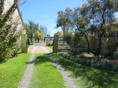 بست وسترن پلاس گولبورن