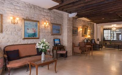 بست وسترن هتل گایلن اُپرا