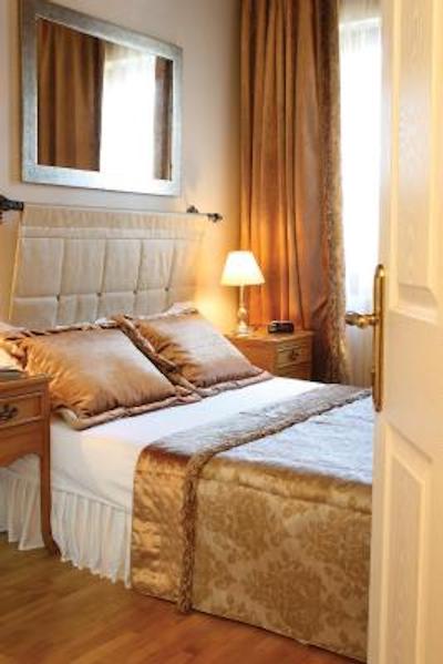 جلال سلطان هتل اسپشیال کلس