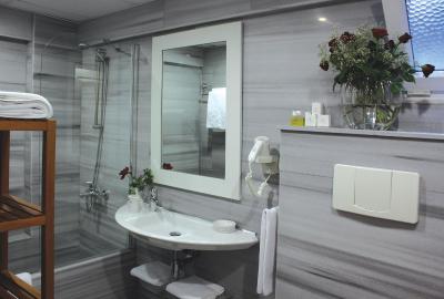 جلال سلطان هتل اسپشیال کلس