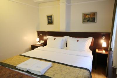 تریا هتل استانبول-اسپشیال کتگوری