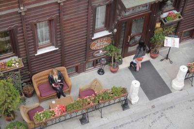 تریا هتل استانبول-اسپشیال کتگوری