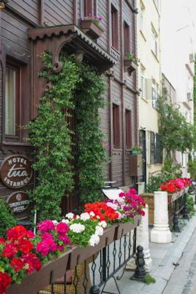 تریا هتل استانبول-اسپشیال کتگوری