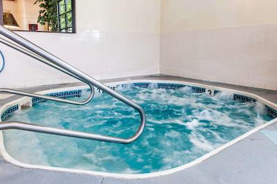 کلارین این اند سویتز نردوست