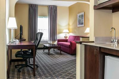 کلارین این اند سویتز نردوست