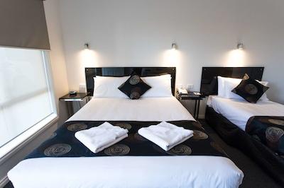 بست وسترن میل پارک متر این