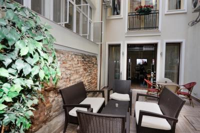 کالج تکسیم هتل