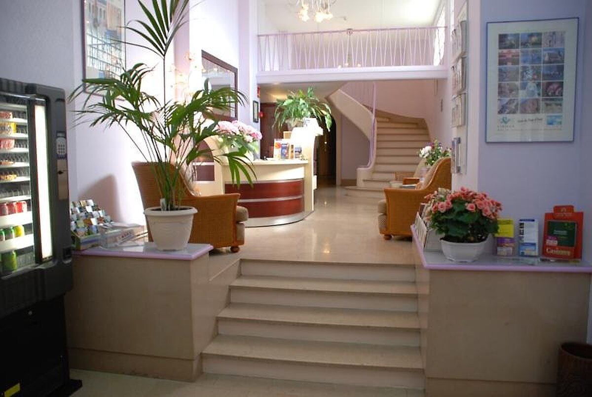 کمفرت هتل کاددرال لیسیوکس