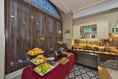 گالاتا لا بلا هتل