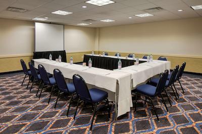 رد لین هتل هوستون اینترکنتیننتال آیرپرت