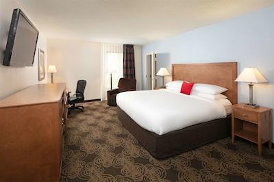 رد لین هتل هوستون اینترکنتیننتال آیرپرت