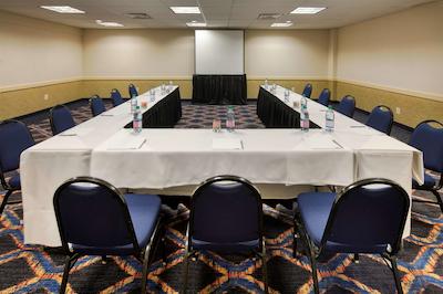 رد لین هتل هوستون اینترکنتیننتال آیرپرت