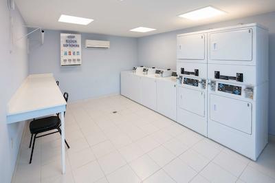 رد لین هتل هوستون اینترکنتیننتال آیرپرت