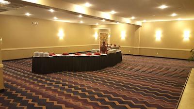 رد لین هتل هوستون اینترکنتیننتال آیرپرت