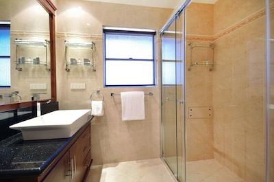 کوالیتی پورهوس ارمیدال