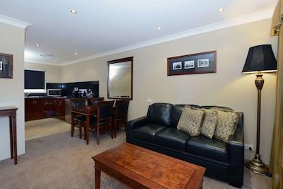 کوالیتی پورهوس ارمیدال